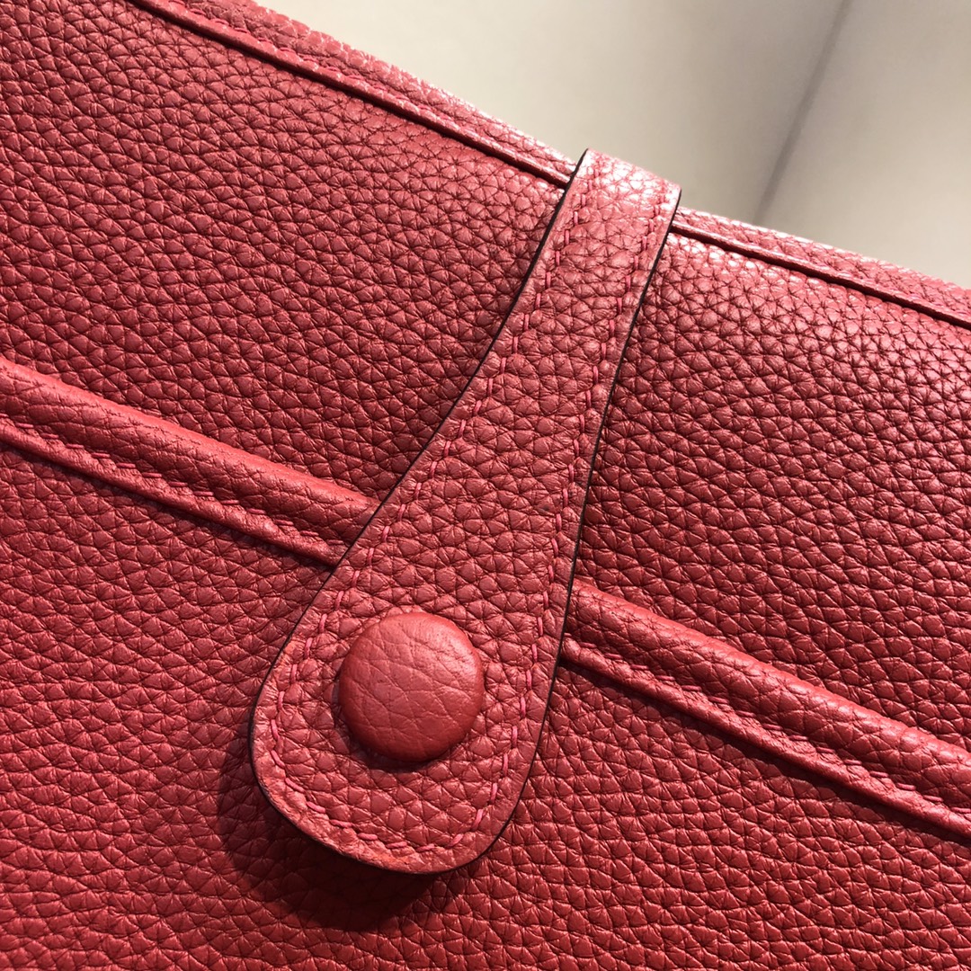 Hermes Evelyne III 29 PM Shoulder Bag In Burgundy Clemence Leather